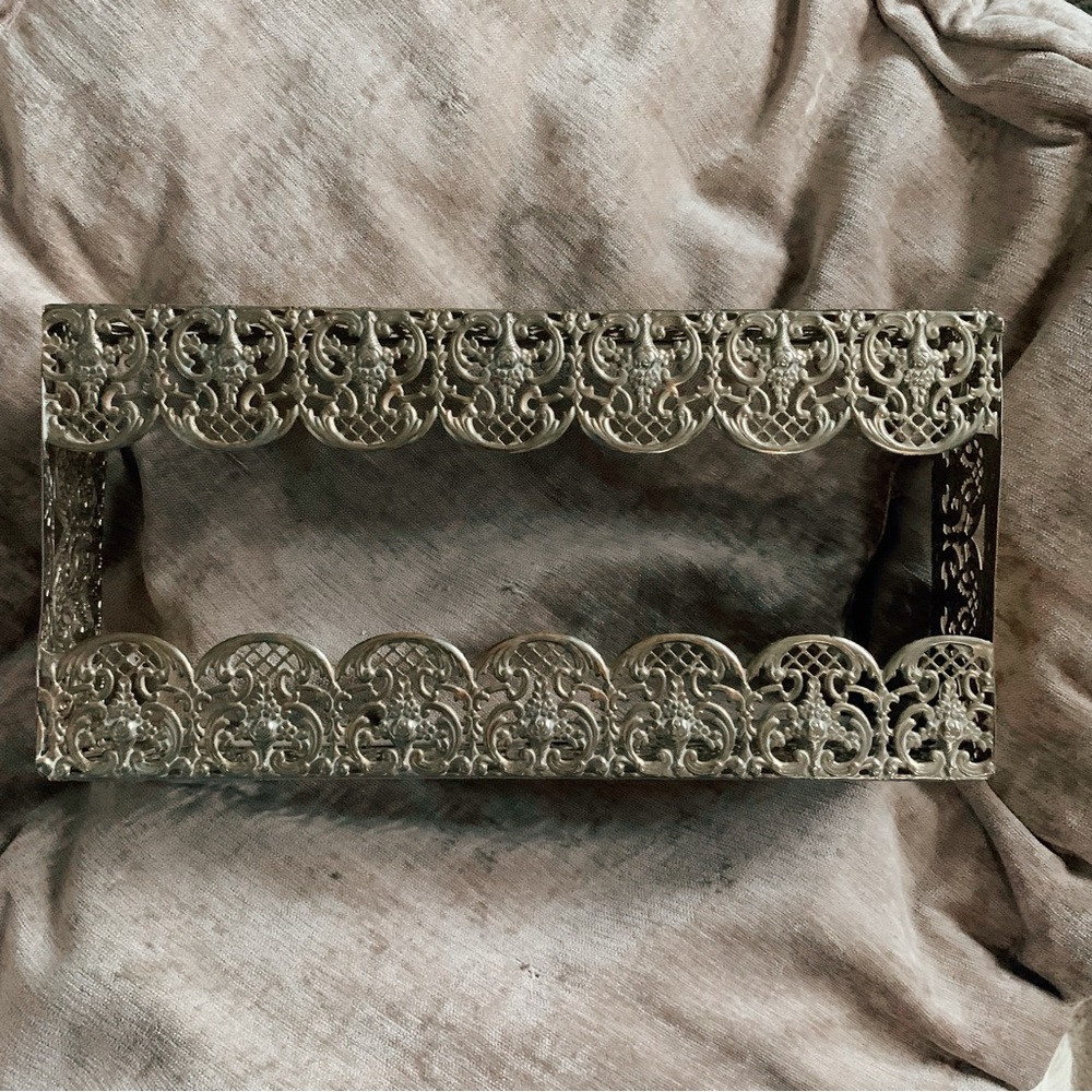 Ornate Scalloped Metal tissue holder